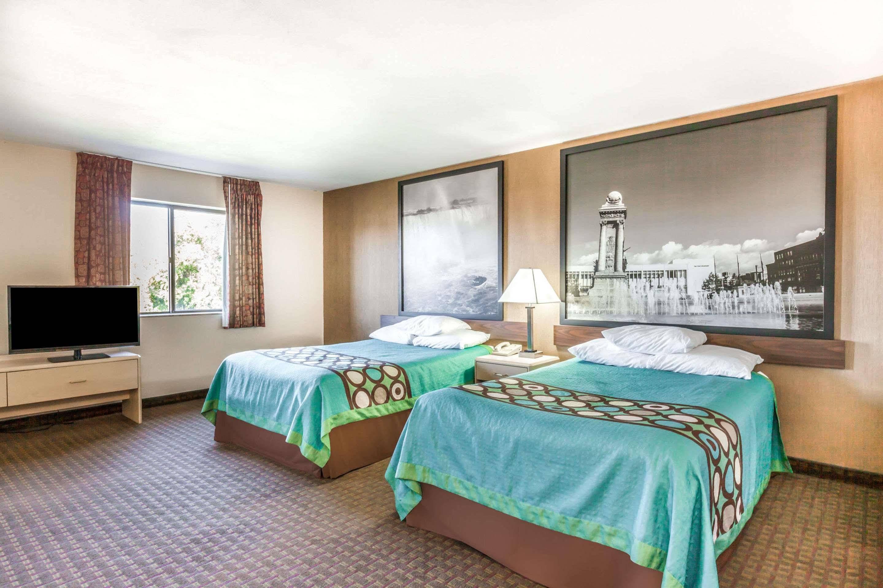 Super 8 By Wyndham Liverpool/Clay/Syracuse Area Buitenkant foto