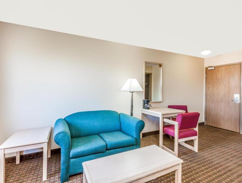 Super 8 By Wyndham Liverpool/Clay/Syracuse Area Buitenkant foto