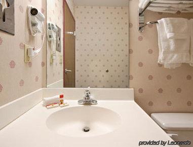 Super 8 By Wyndham Liverpool/Clay/Syracuse Area Kamer foto